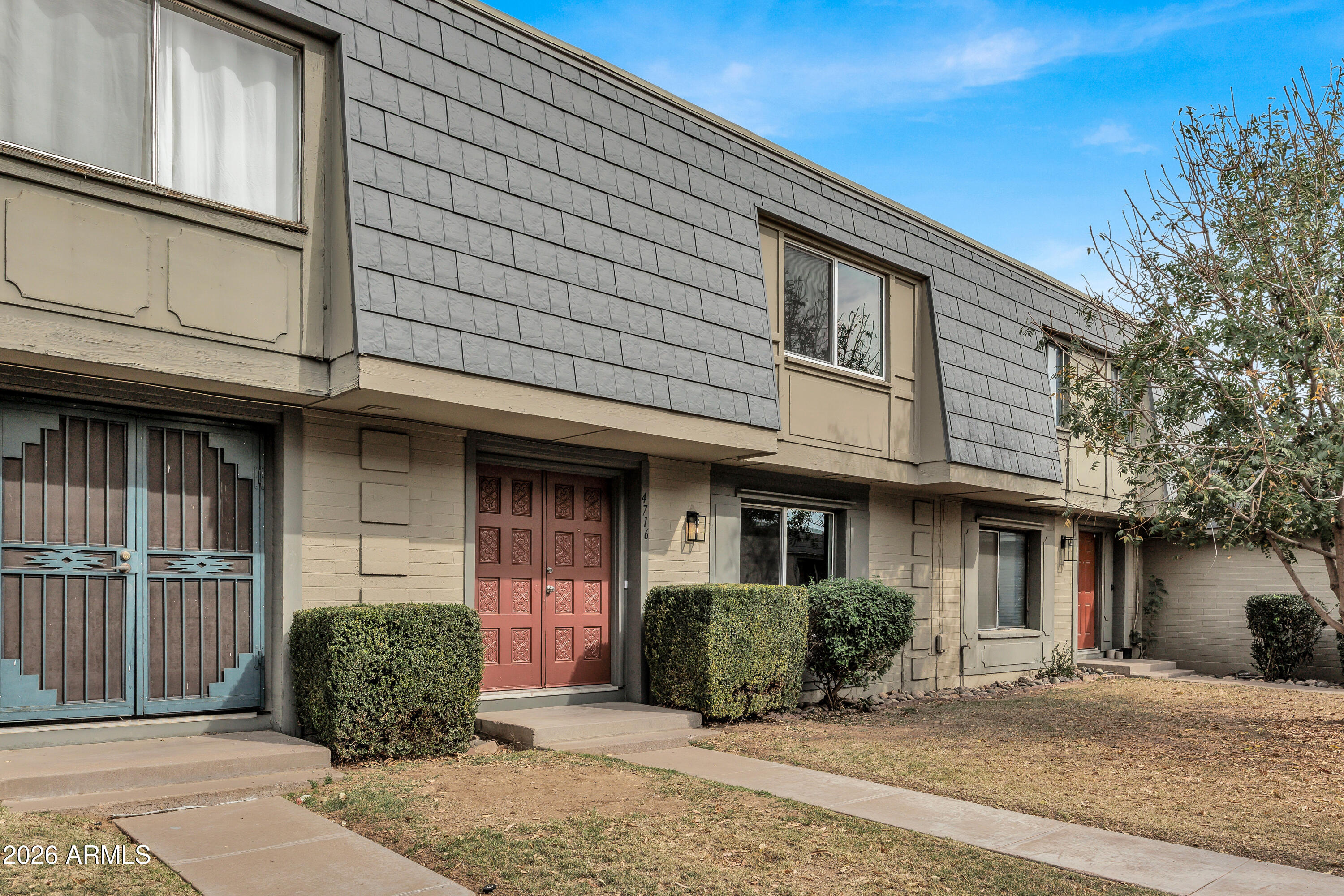 2021 W PIERSON Street