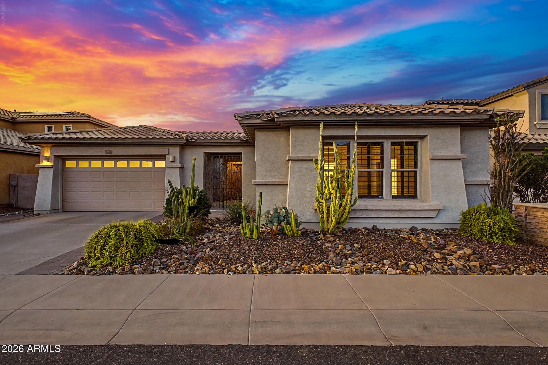 2416 W KACHINA Trail