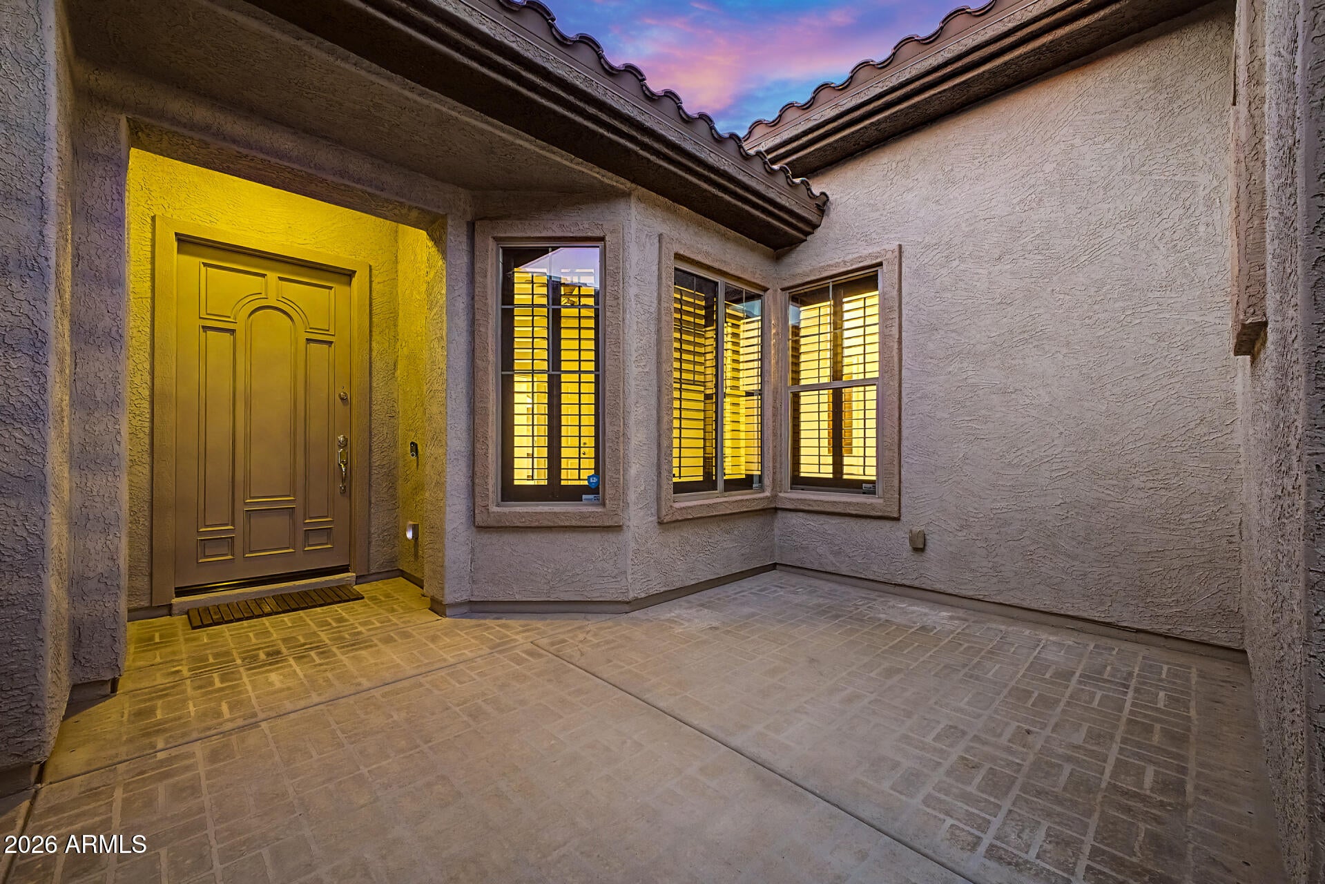2416 W KACHINA Trail