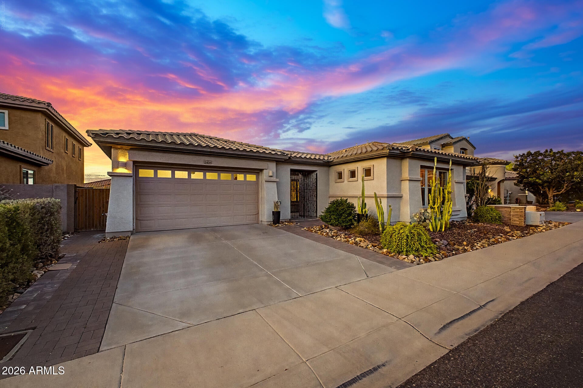 2416 W KACHINA Trail