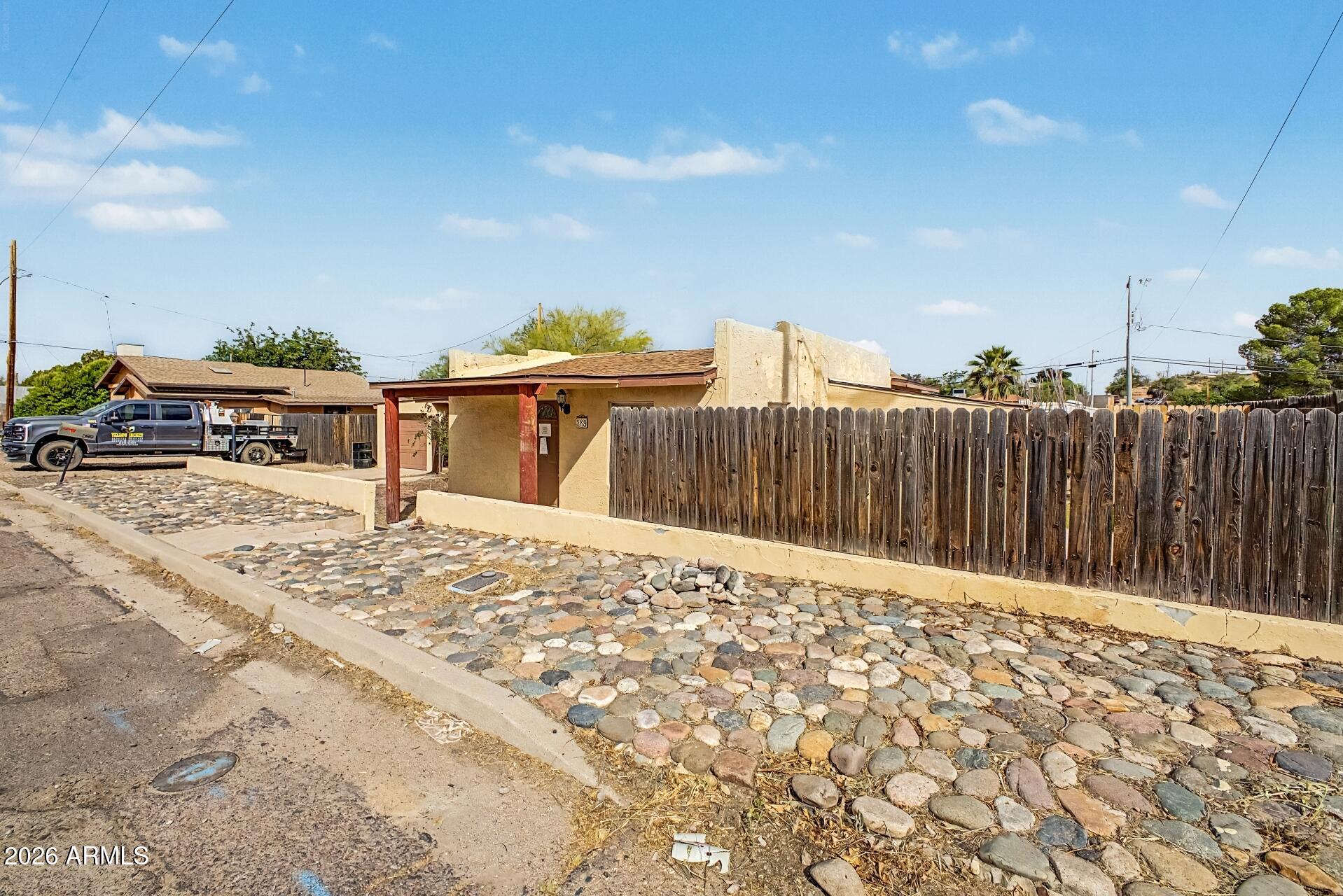 389 W NAVAJO Street