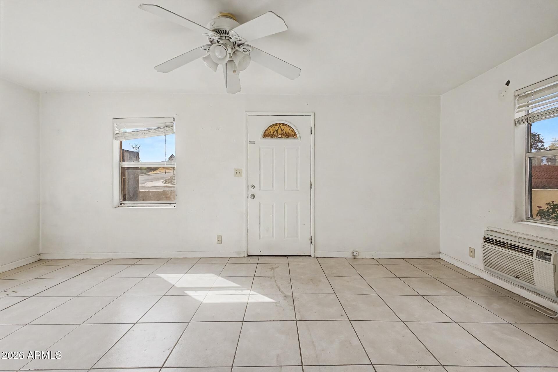 389 W NAVAJO Street