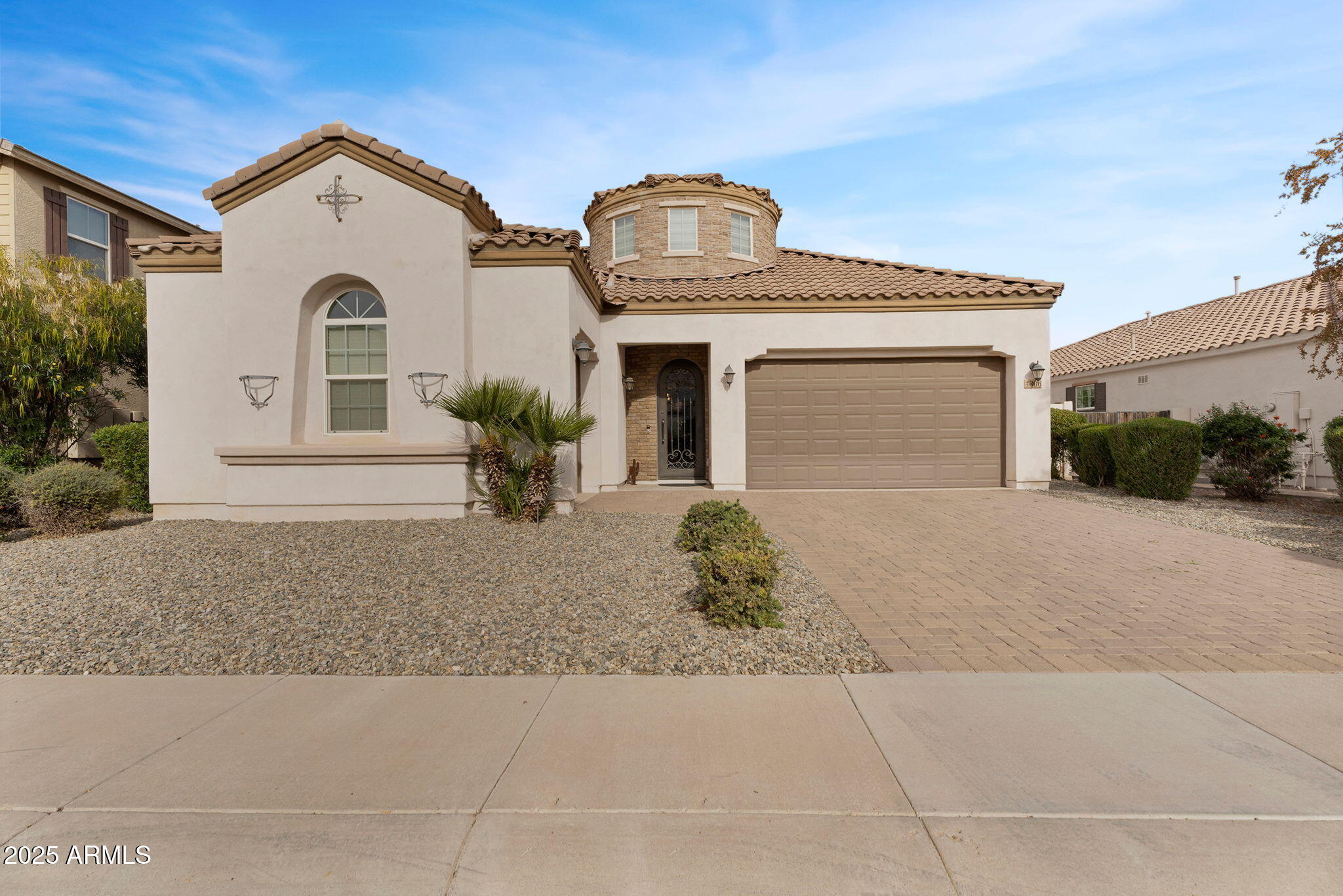 4306 E YELLOWSTONE Place