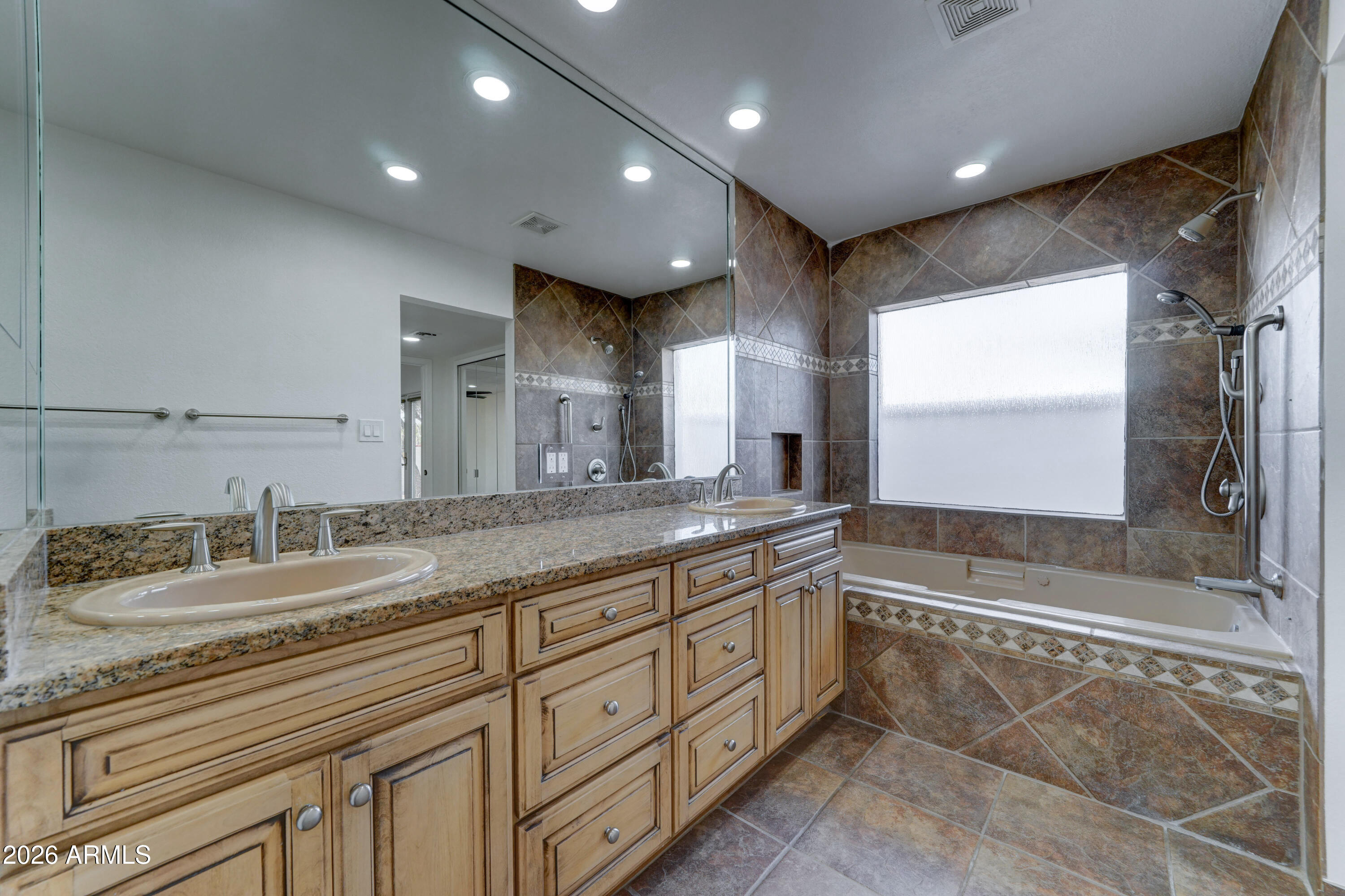 Paradise Valley, Arizona, 85253, United States, 4 Bedrooms Bedrooms, ,3 BathroomsBathrooms,Residential,Active,2025979