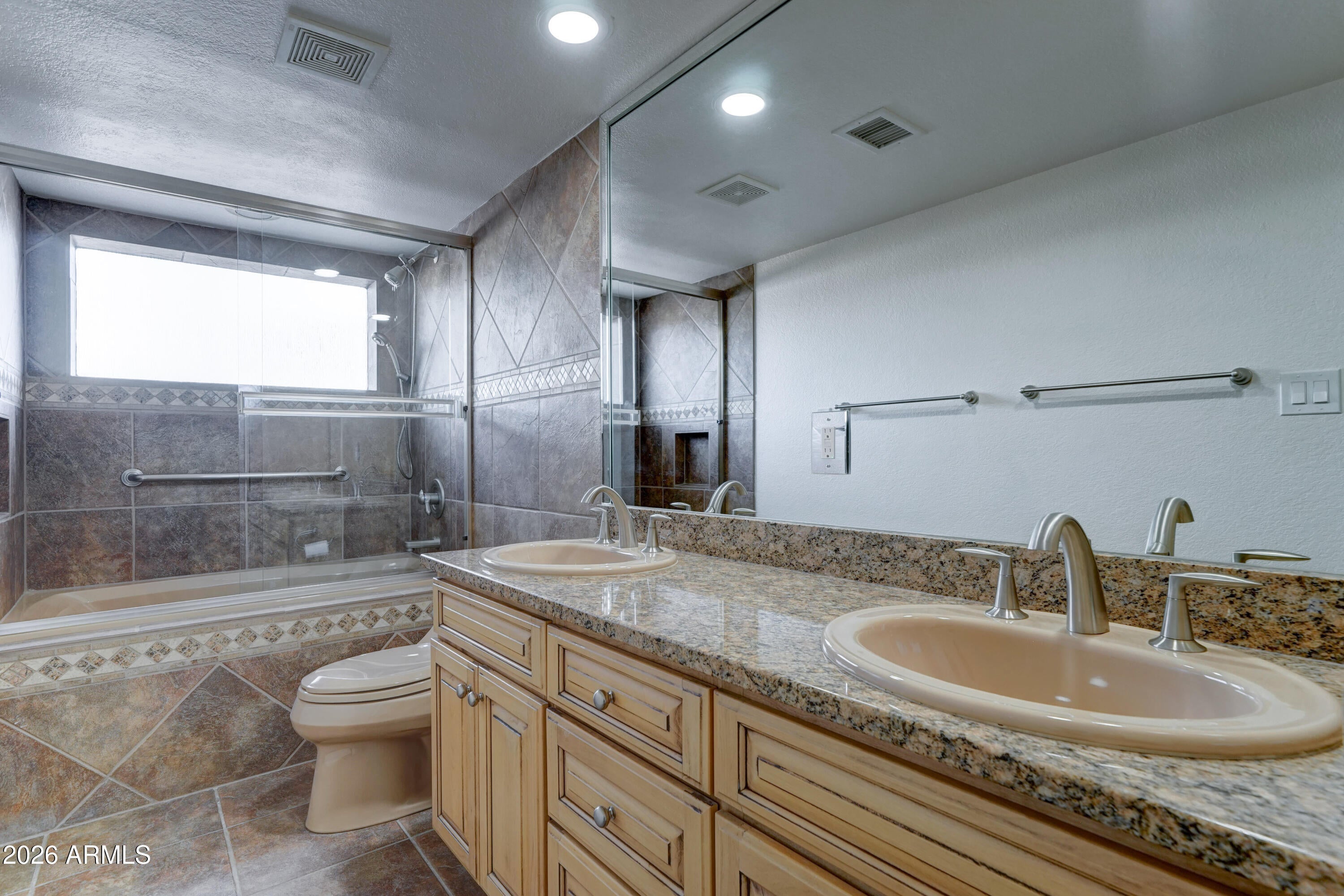 Paradise Valley, Arizona, 85253, United States, 4 Bedrooms Bedrooms, ,3 BathroomsBathrooms,Residential,Active,2025979