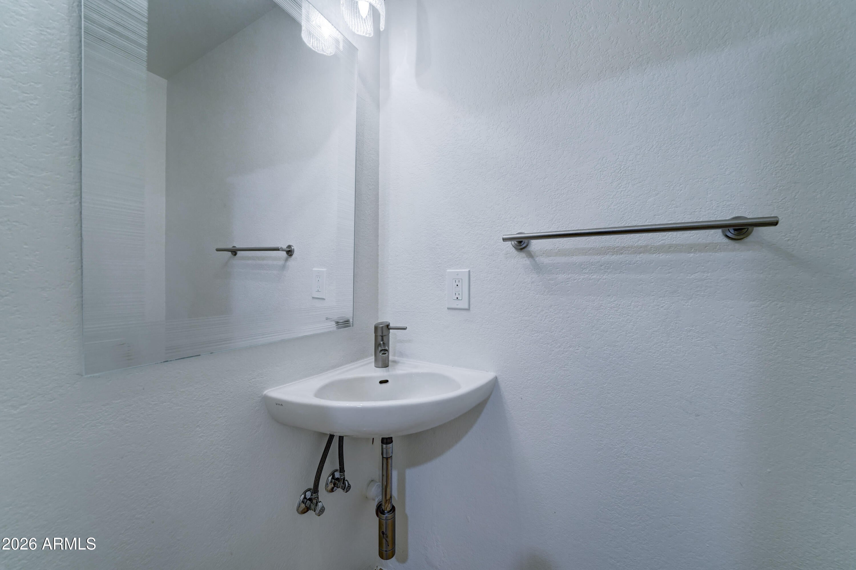 Paradise Valley, Arizona, 85253, United States, 4 Bedrooms Bedrooms, ,3 BathroomsBathrooms,Residential,Active,2025979