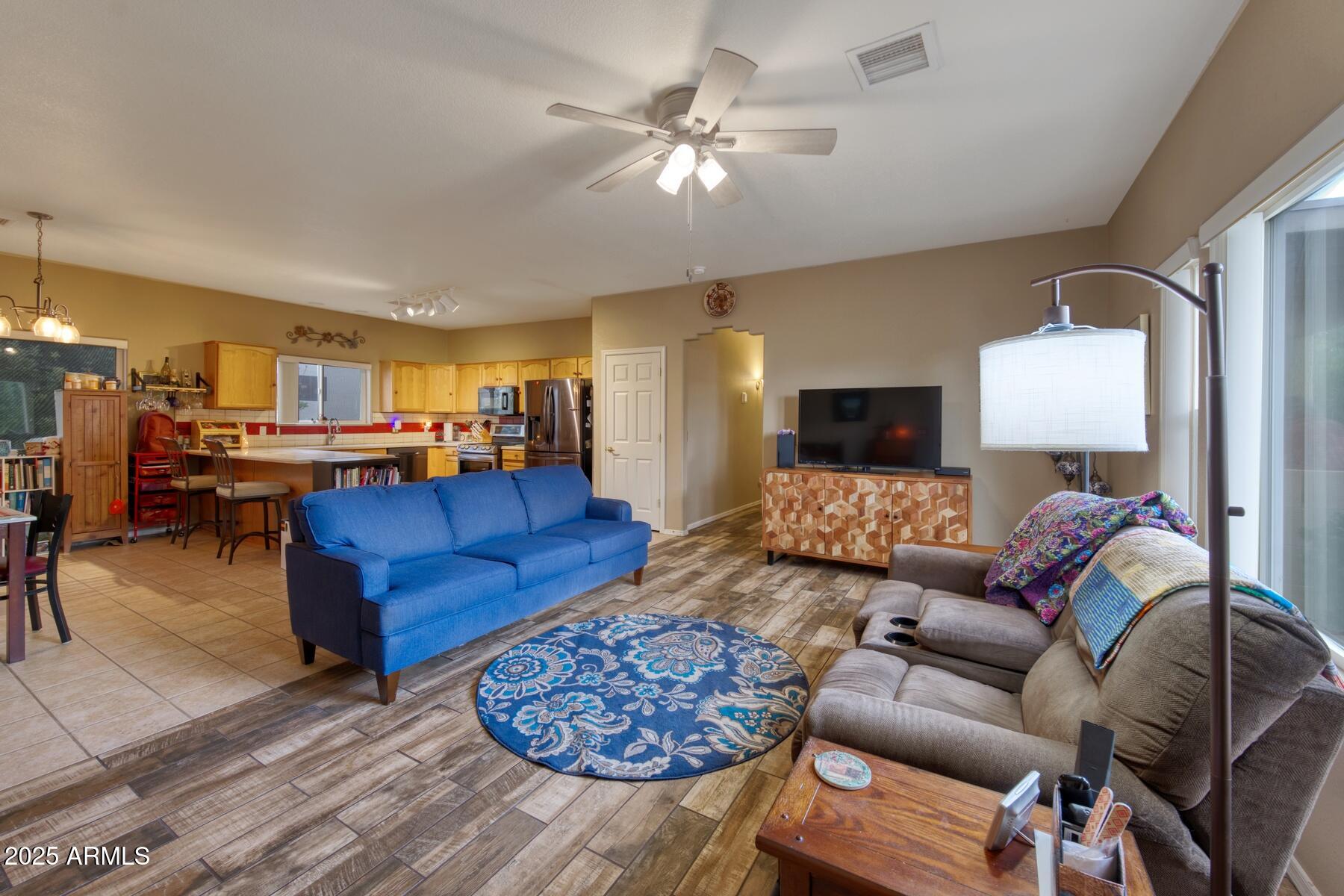 434 S MEADOWOOD Lane