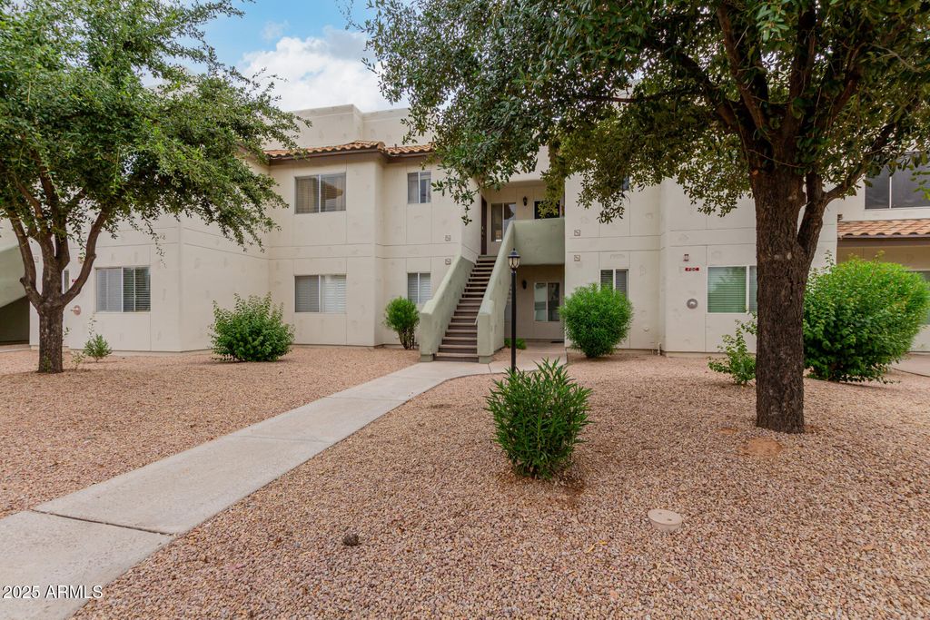 Photo of 1825 W Ray Road #2052, Chandler, AZ 85224 (MLS # 6932005)