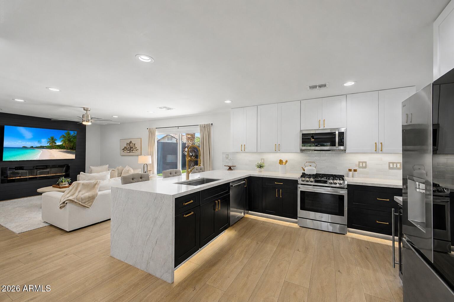 1836 N McAllister Avenue