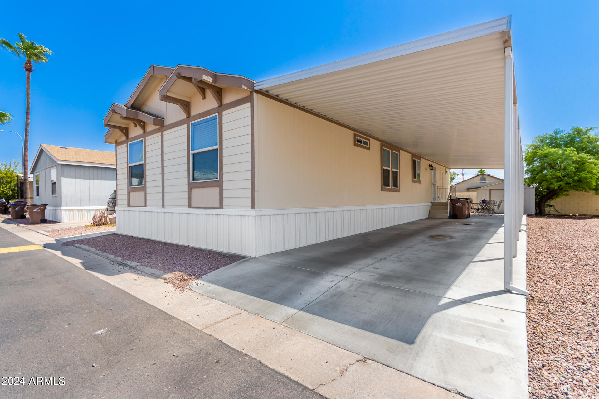 9431 E CORALBELL Avenue 201