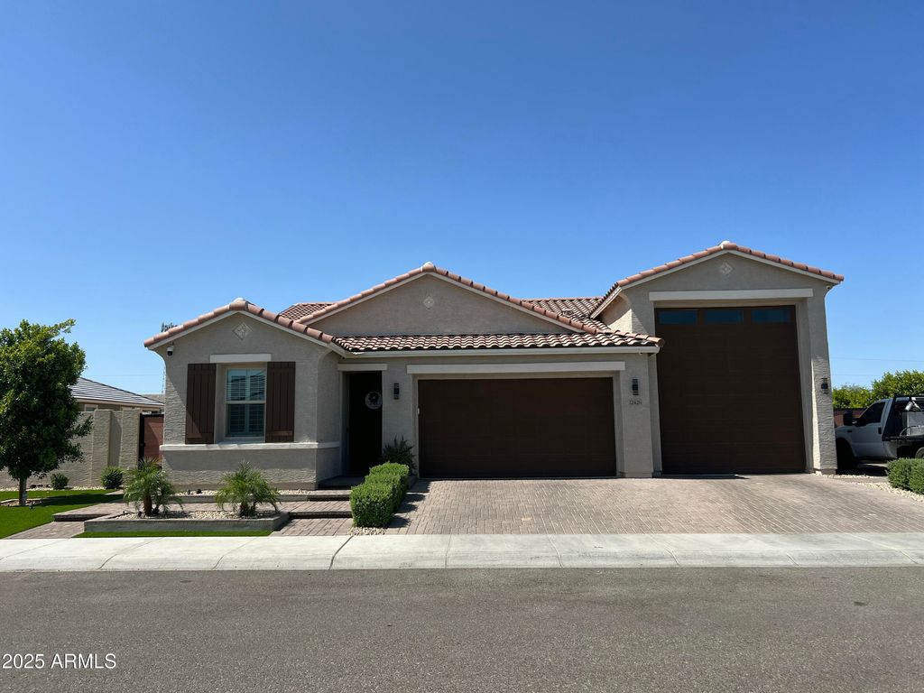 Photo of 12426 W Stella Lane, Litchfield Park, AZ 85340 (MLS # 6882340)