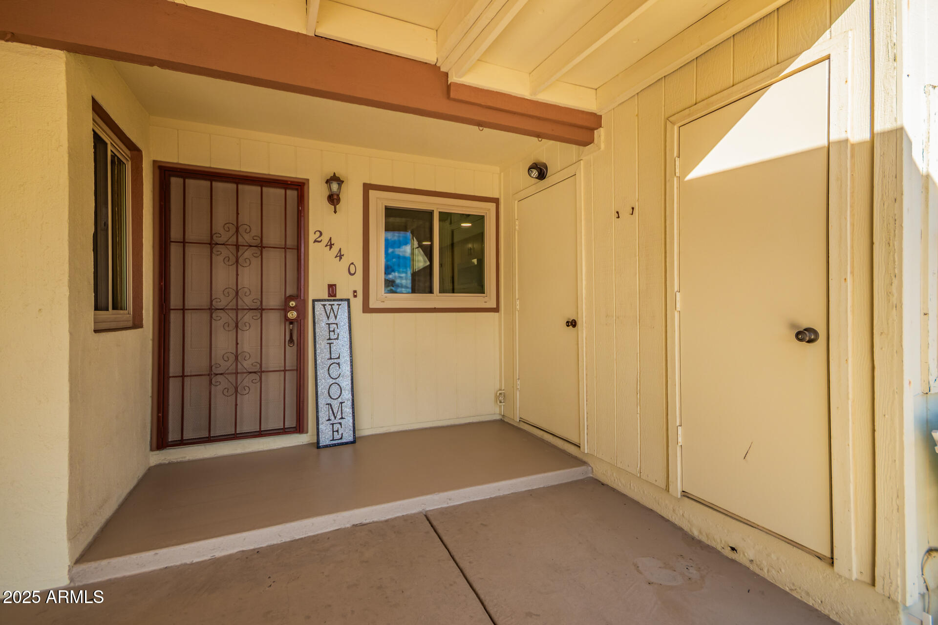 2440 W RUE DE LAMOUR Avenue W