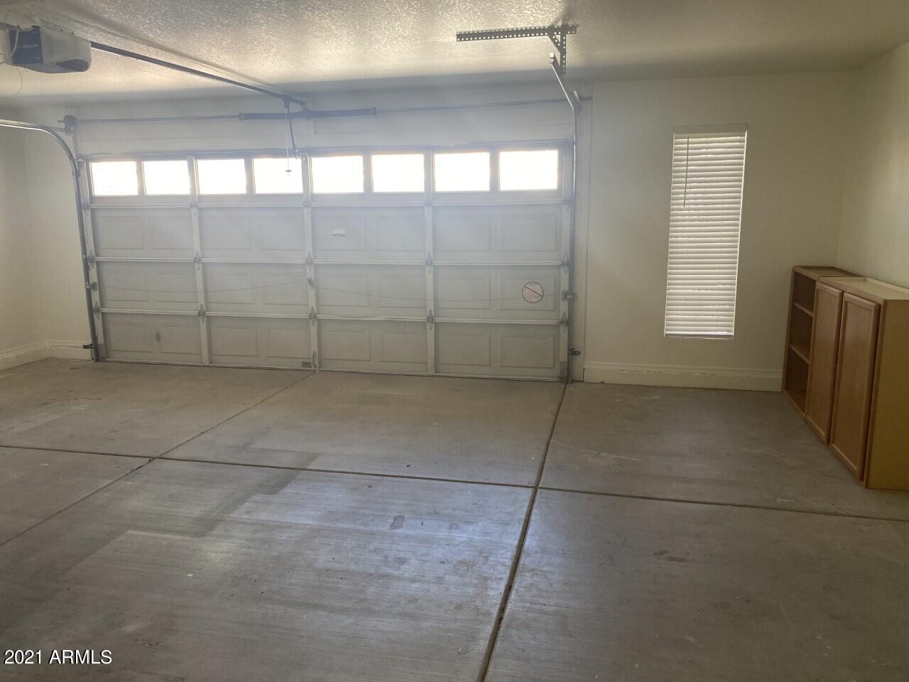 525 W CANDLEWOOD Lane