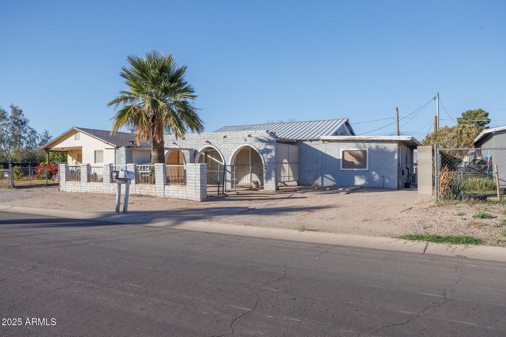Photo of 240 E Beech Avenue, Casa Grande, AZ 85122 (MLS # 6964310)