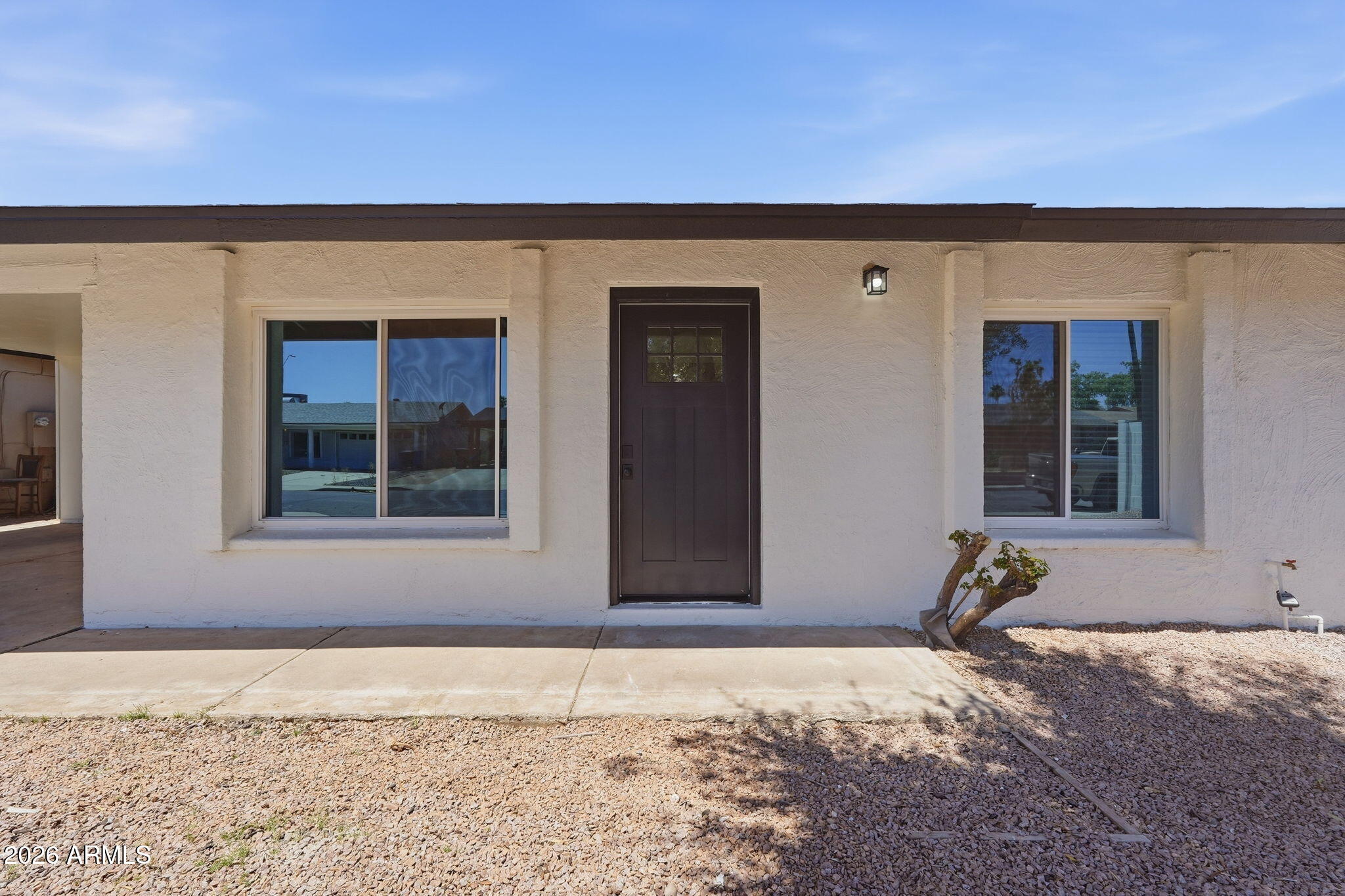 738 N SANTA ANNA --