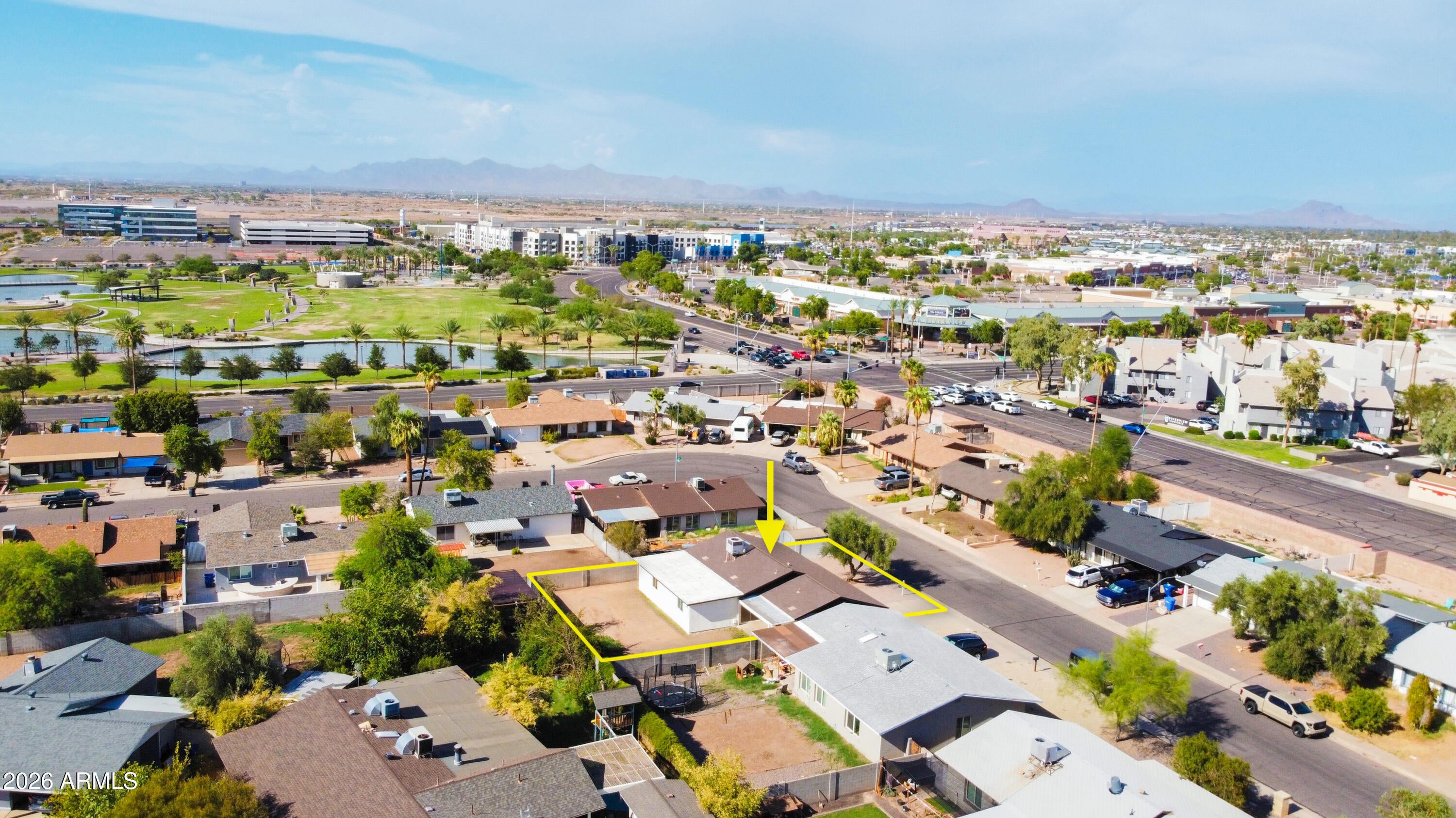 738 N SANTA ANNA --