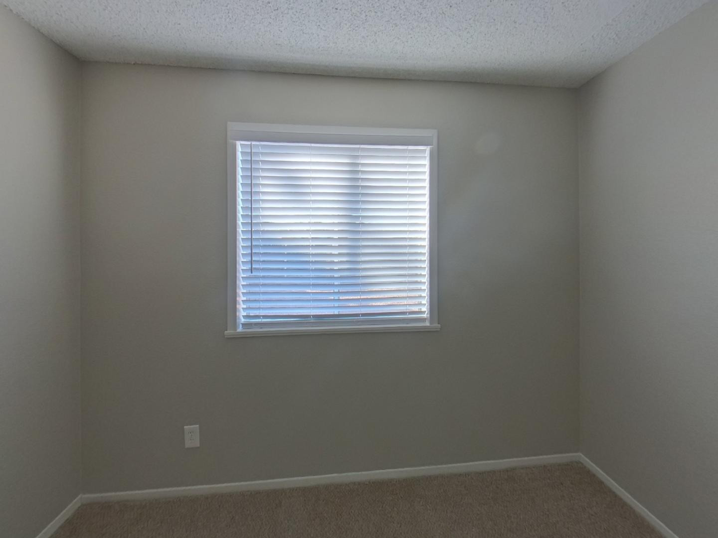 1013 W Anderson Drive