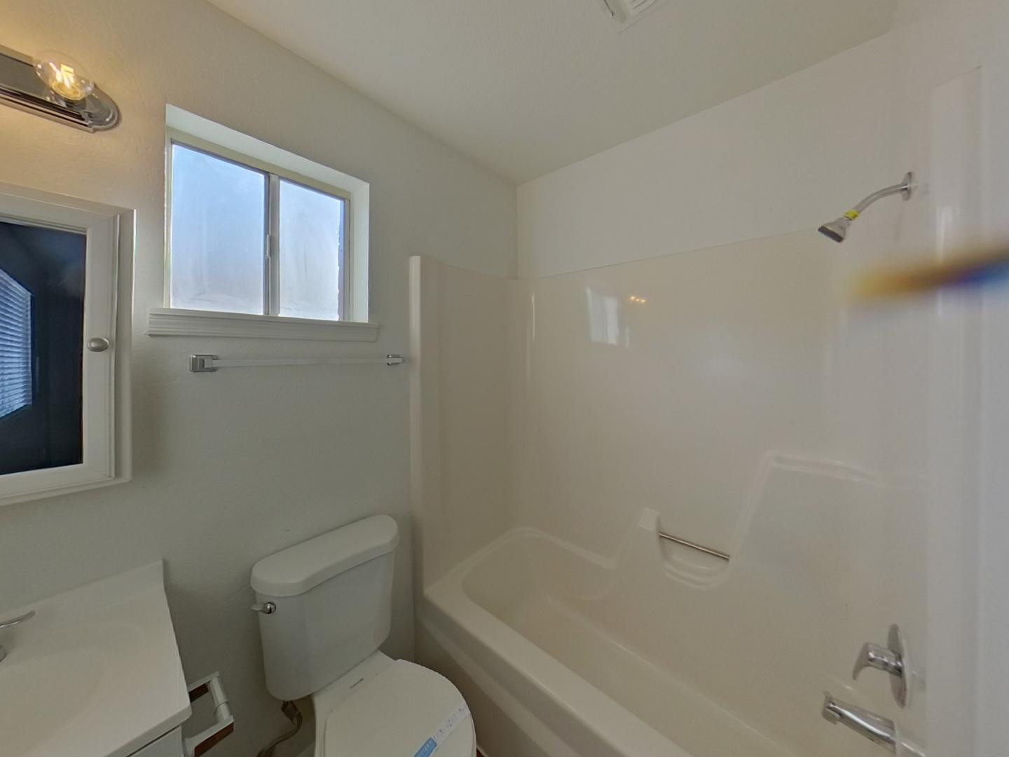 1013 W Anderson Drive