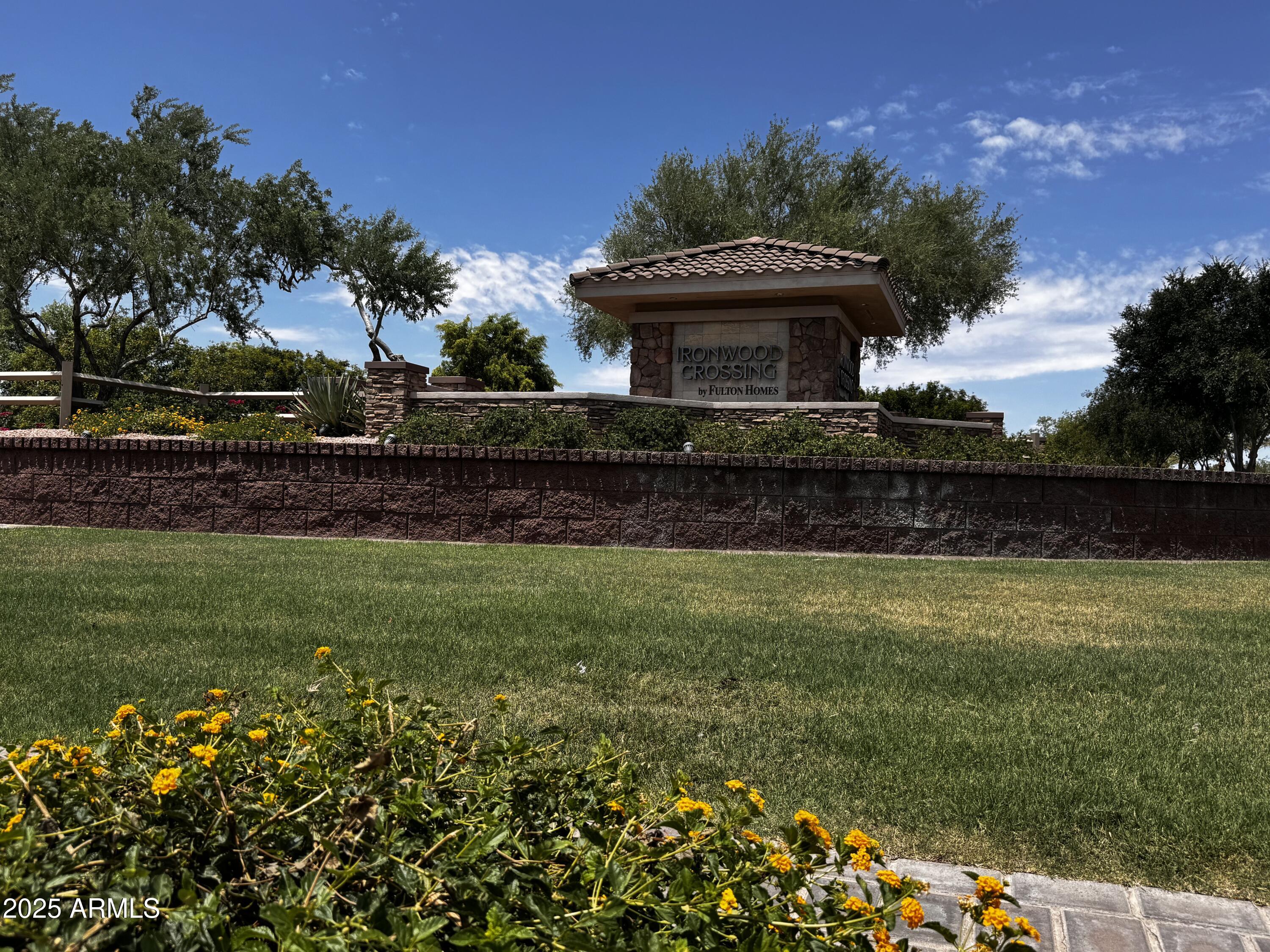 330 W EVERGREEN PEAR Avenue