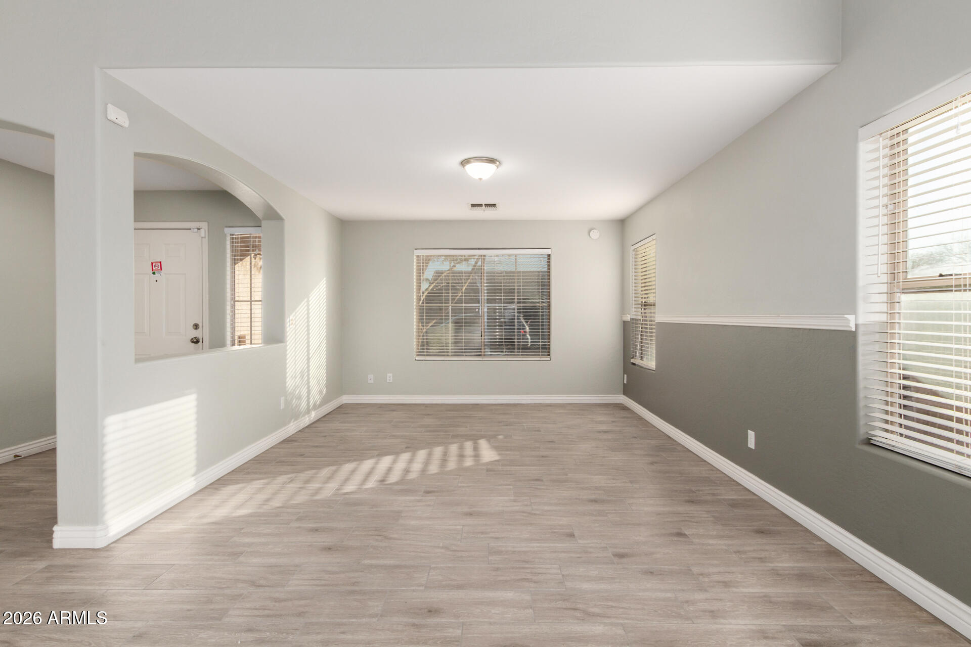 1614 E VERNOA Street