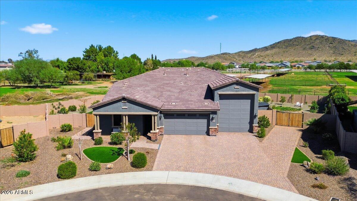 11403 S 52ND Drive