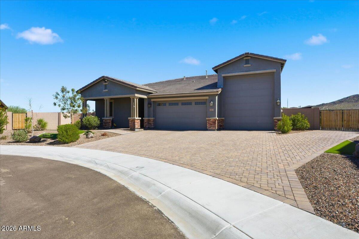 11403 S 52ND Drive