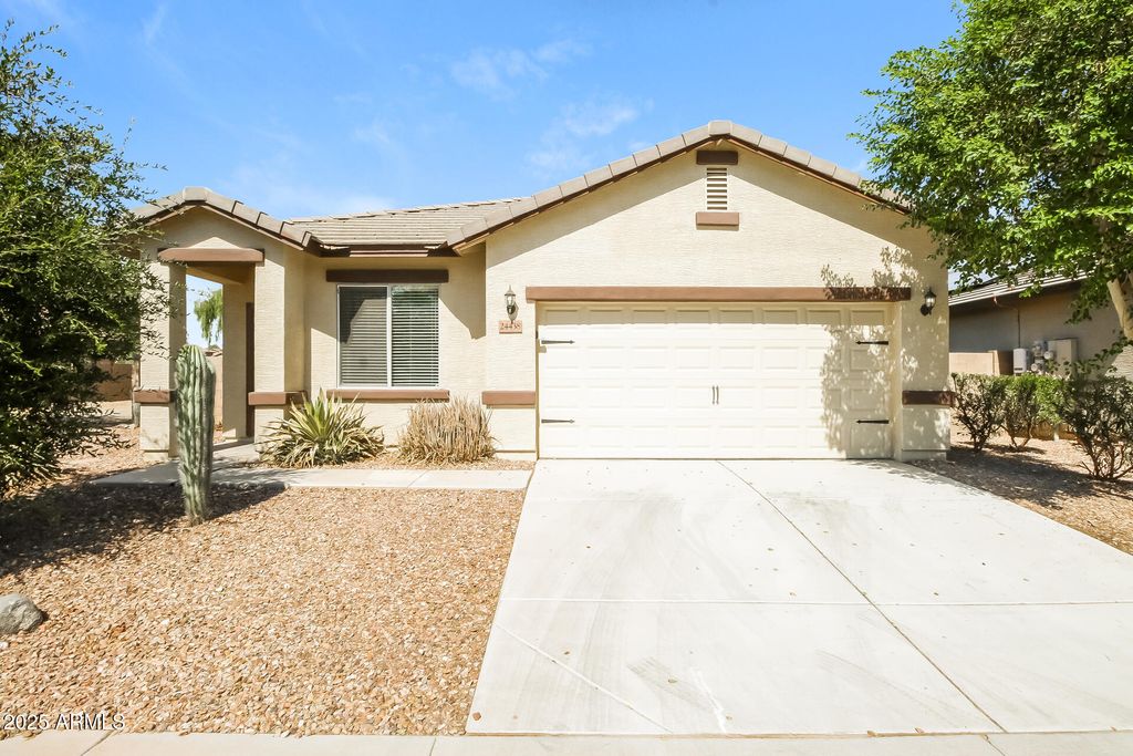 Photo of 24438 W Sheraton Lane, Buckeye, AZ 85326 (MLS # 6936139)