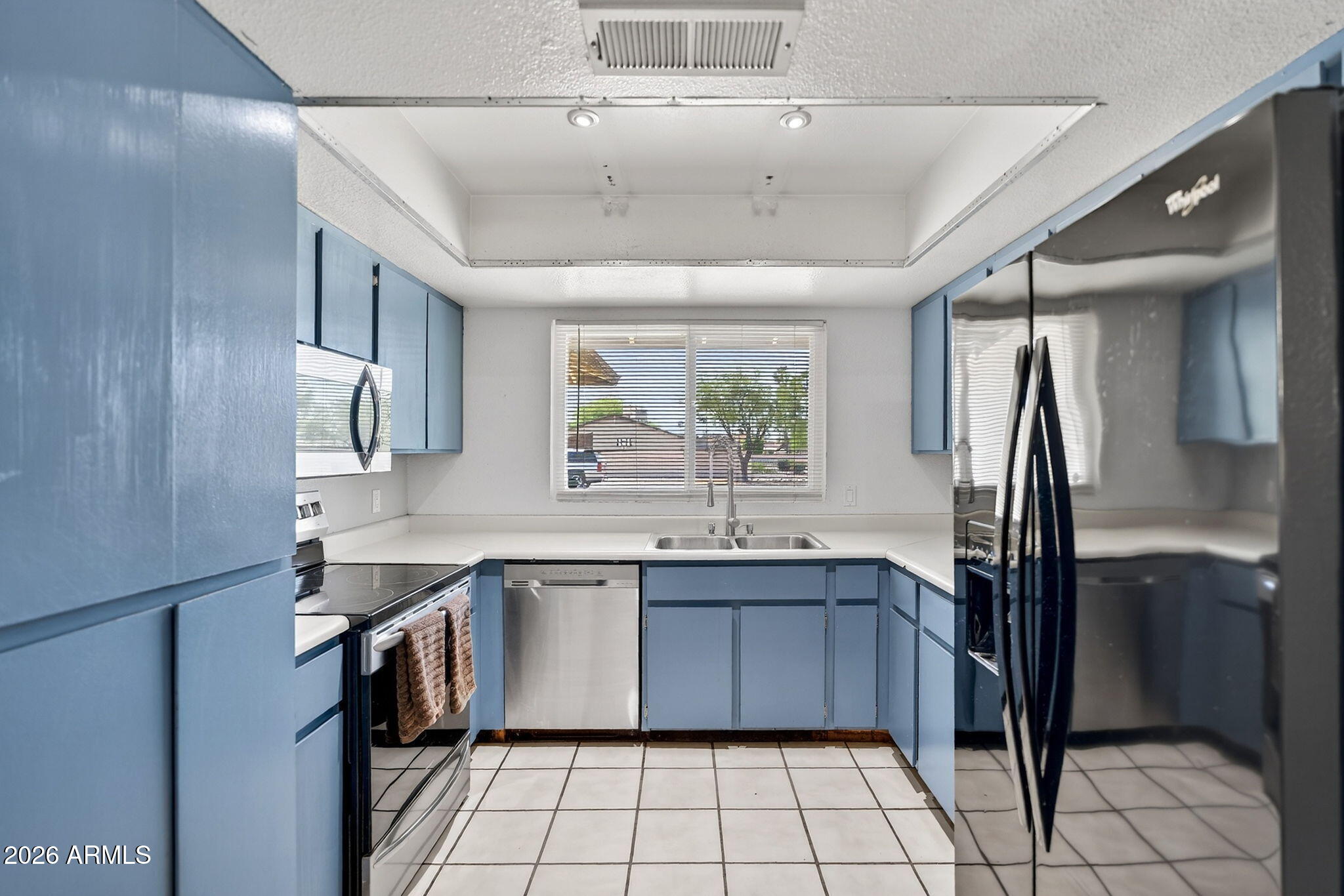 4916 W GROVERS Avenue