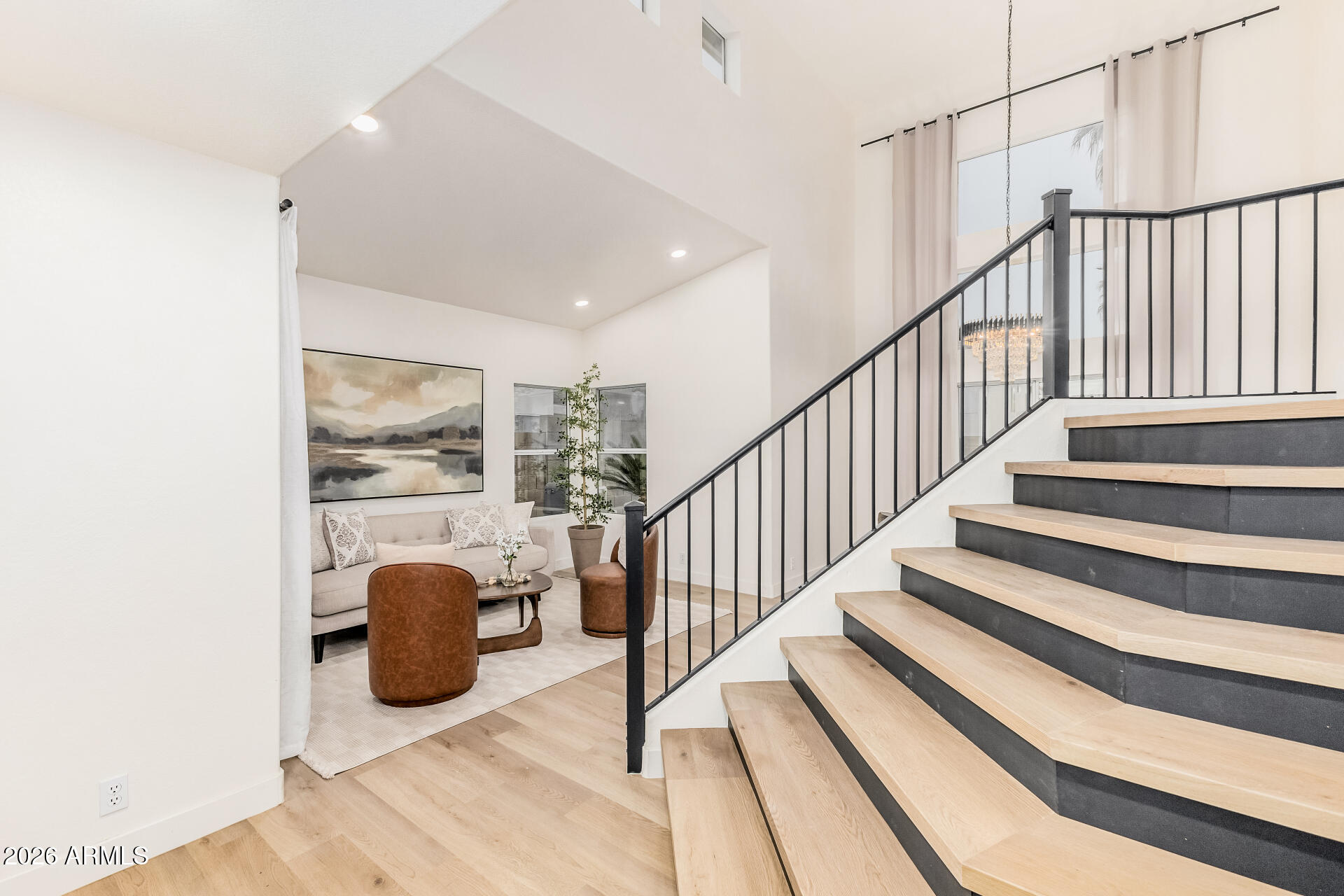 2905 E GLENHAVEN Drive