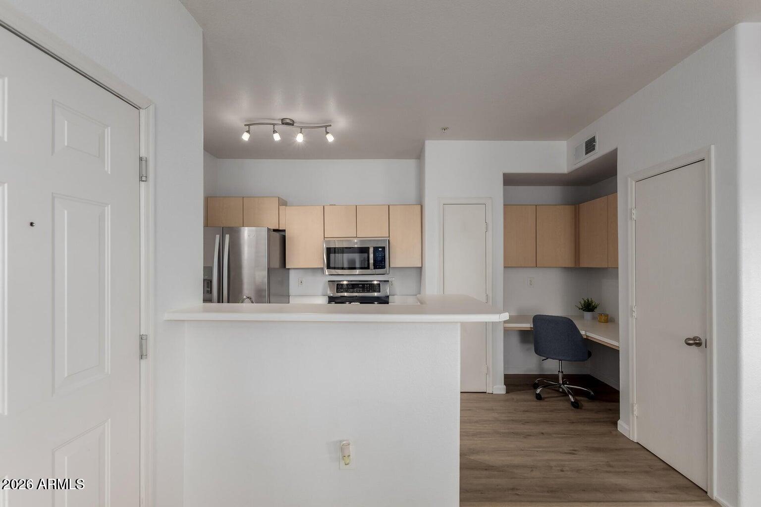 1720 E THUNDERBIRD Road 2118
