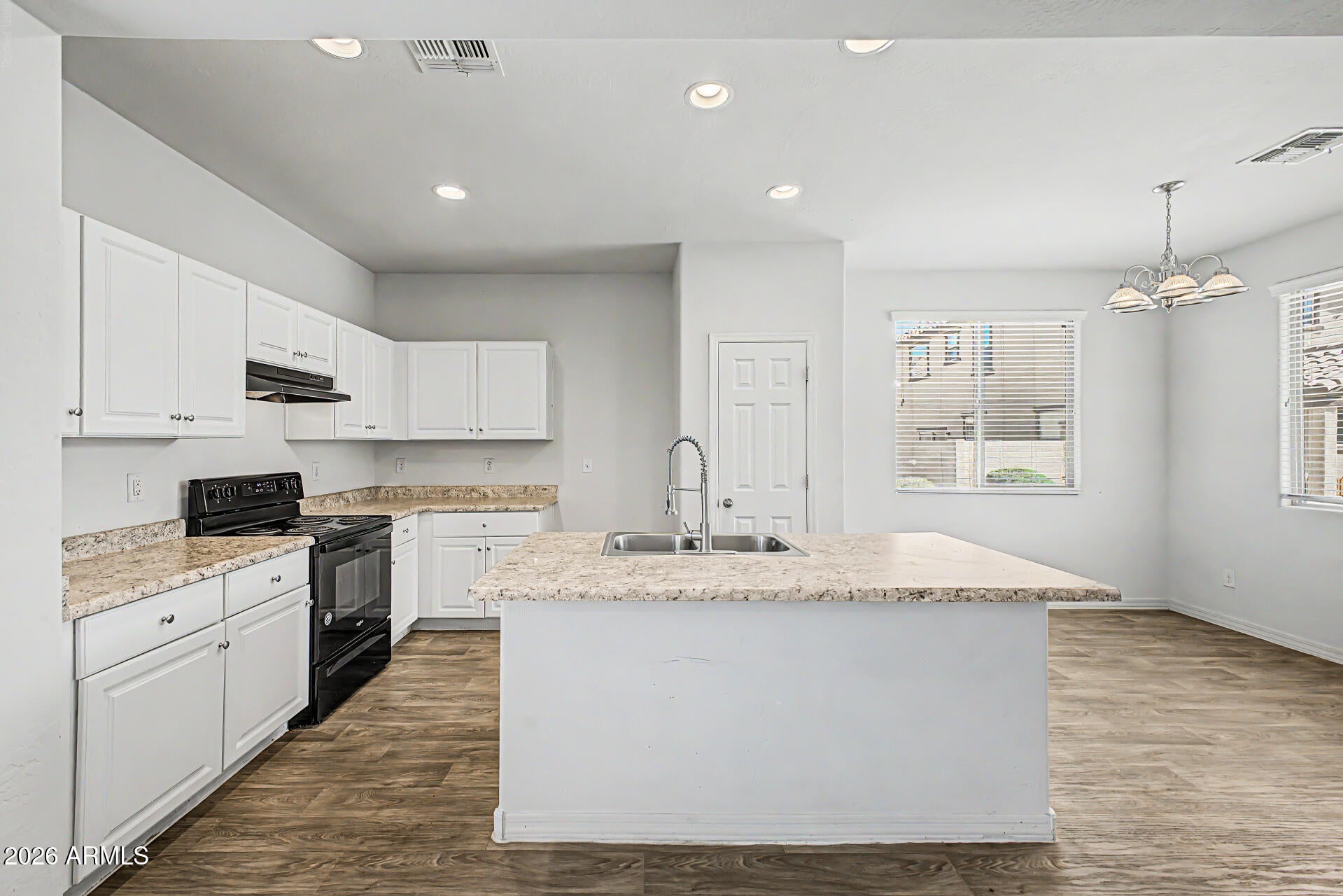 820 E AGUA FRIA Lane
