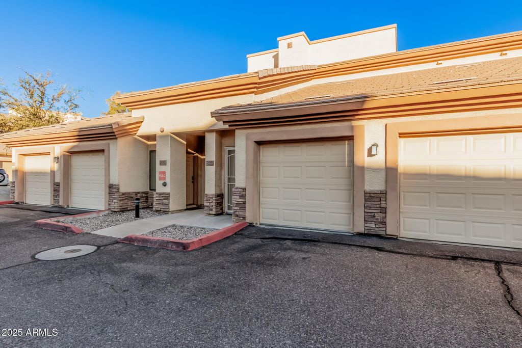 Photo of 6770 N 47th Avenue #2018, Glendale, AZ 85301 (MLS # 6955189)