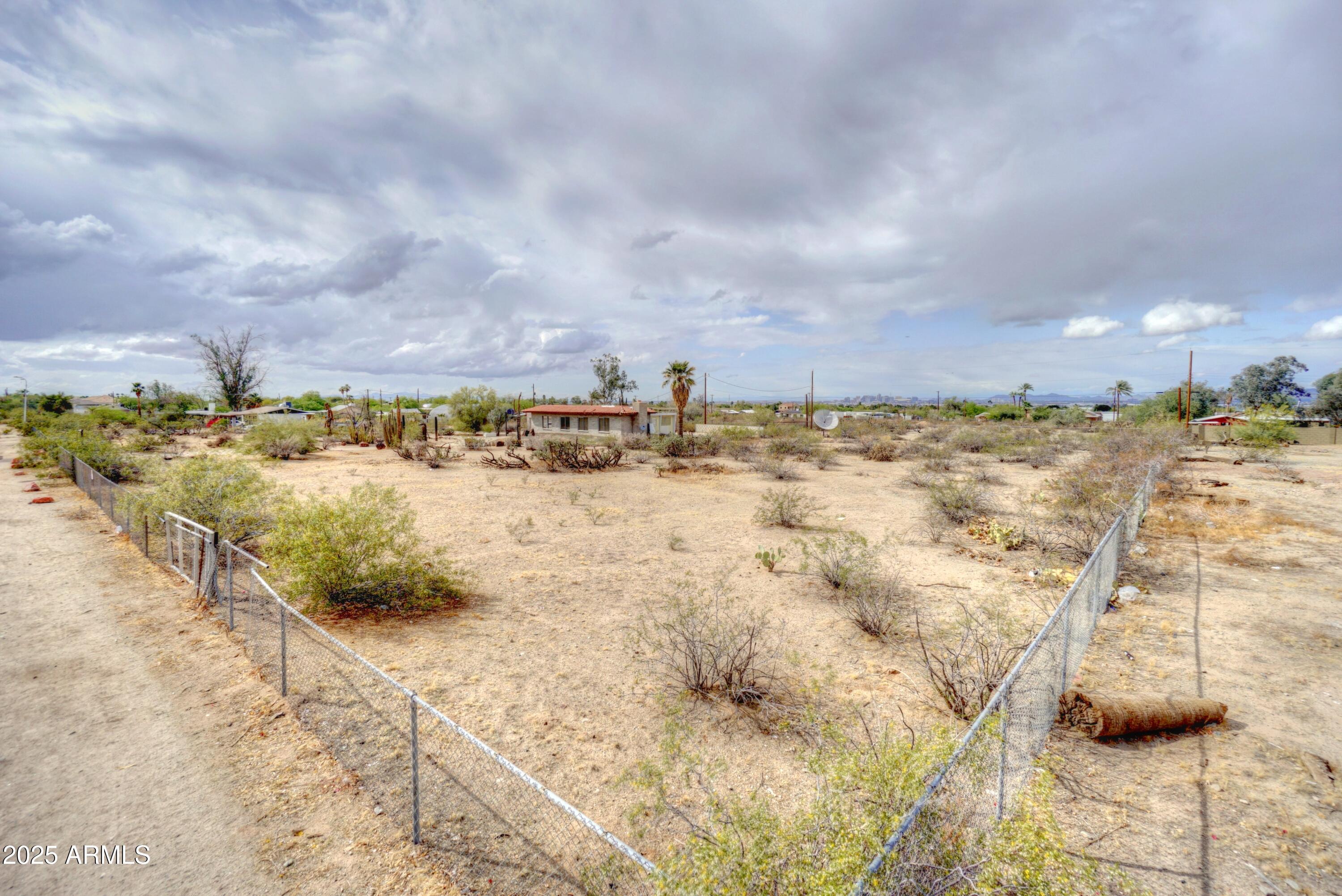 2212 E SOUTH MOUNTAIN Avenue 5