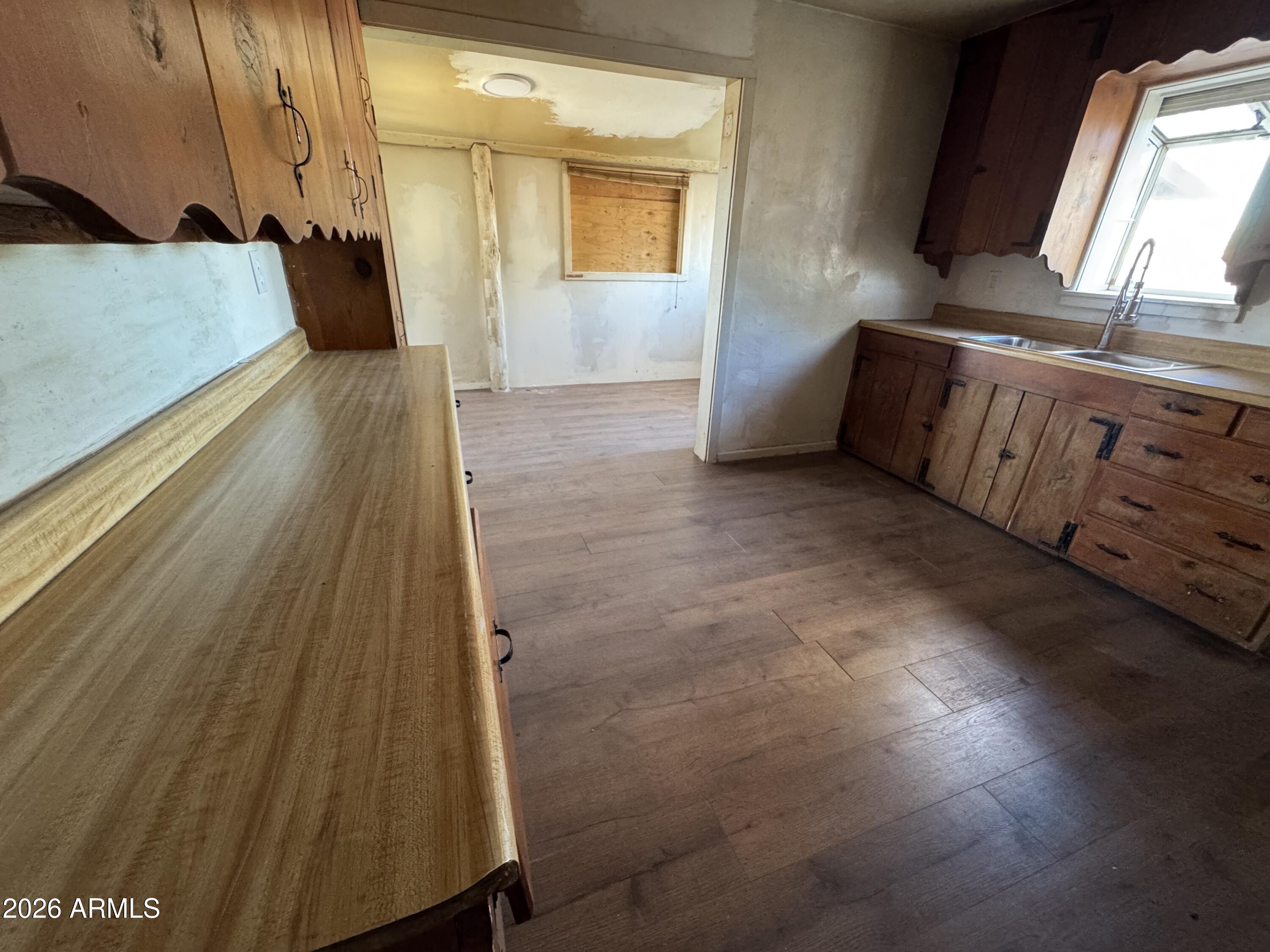 JOHNSON PLACE - Commercial Sale