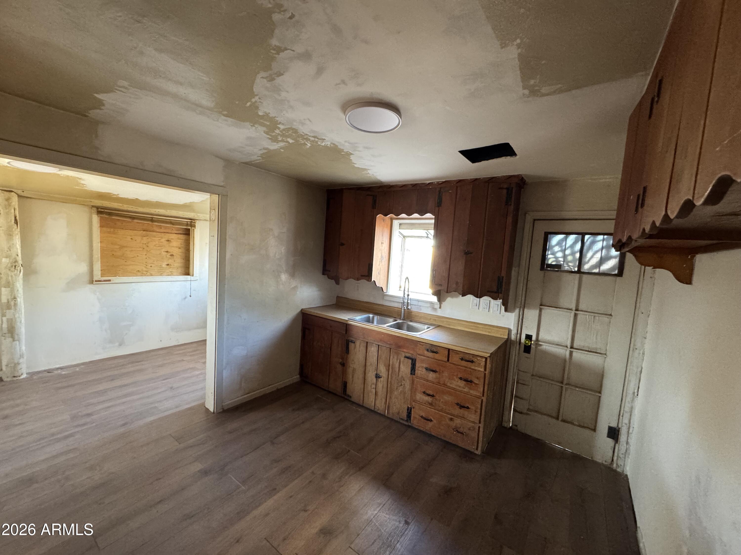 JOHNSON PLACE - Commercial Sale