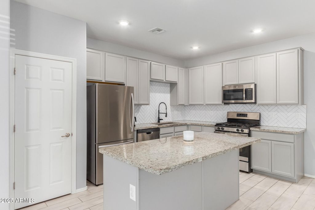 Photo of 334 W Kona Drive, Casa Grande, AZ 85122 (MLS # 6906887)