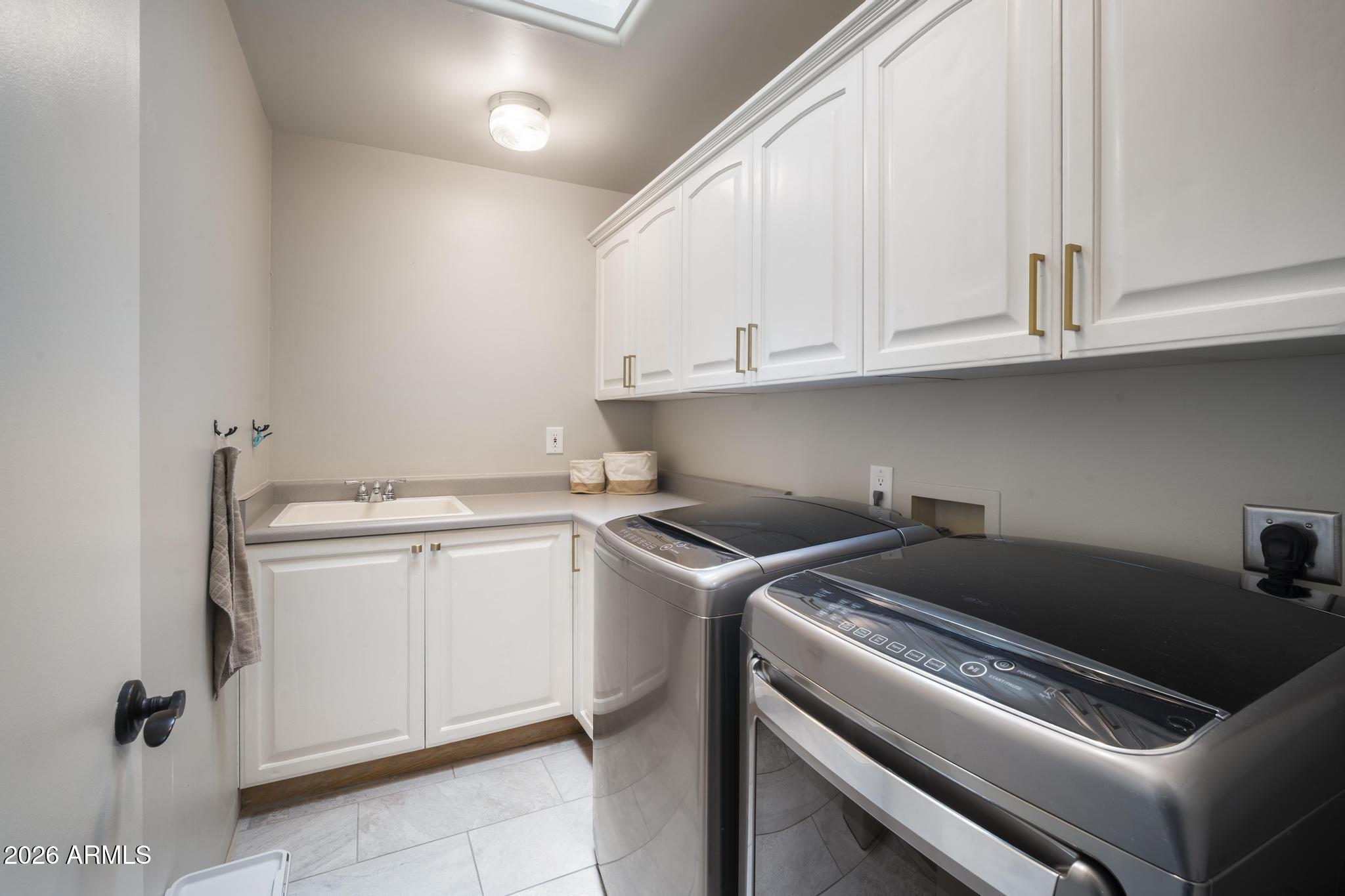 COUNTY ISLAND - Residential