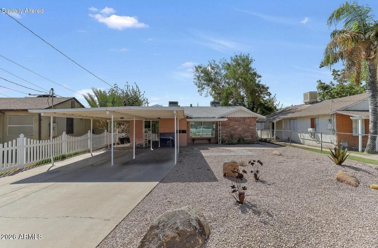 216 S HOBSON --