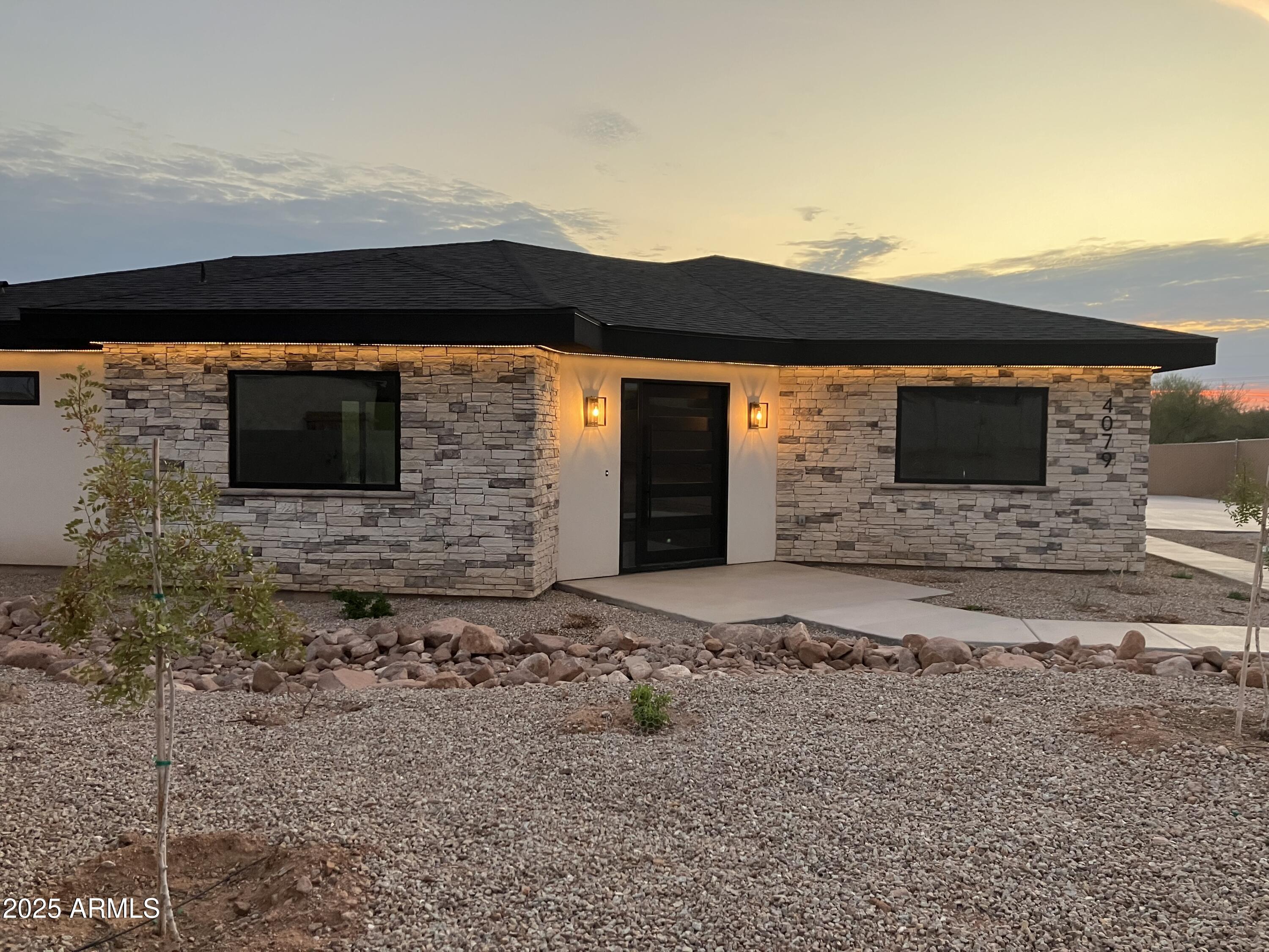 4079 E ROOSEVELT Street