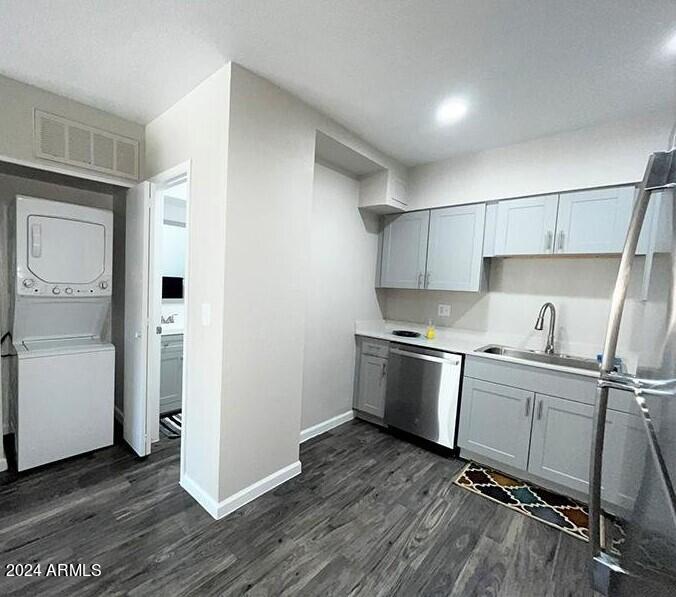 1130 E GROVERS Avenue 2