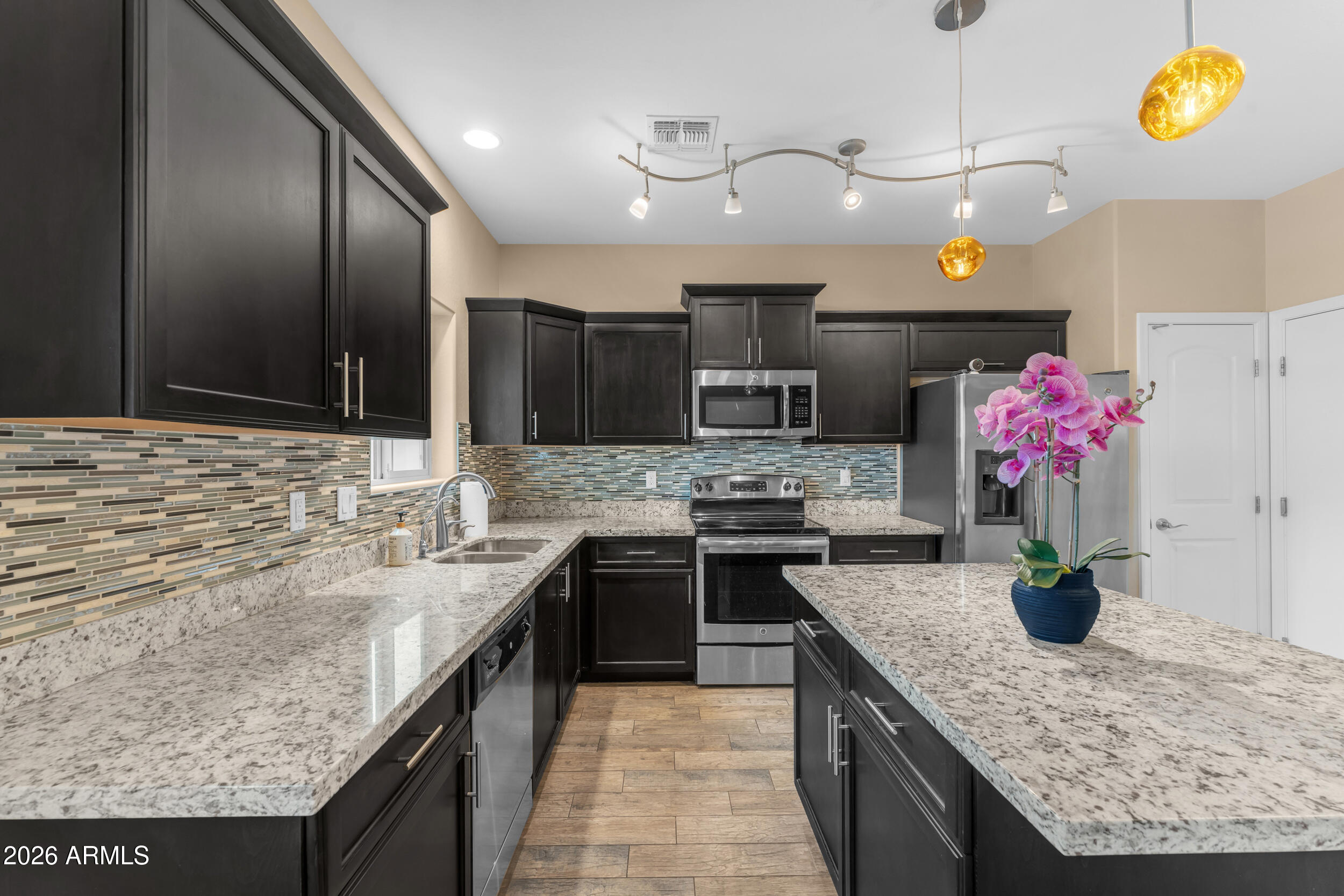 3345 E PINCHOT Avenue 12