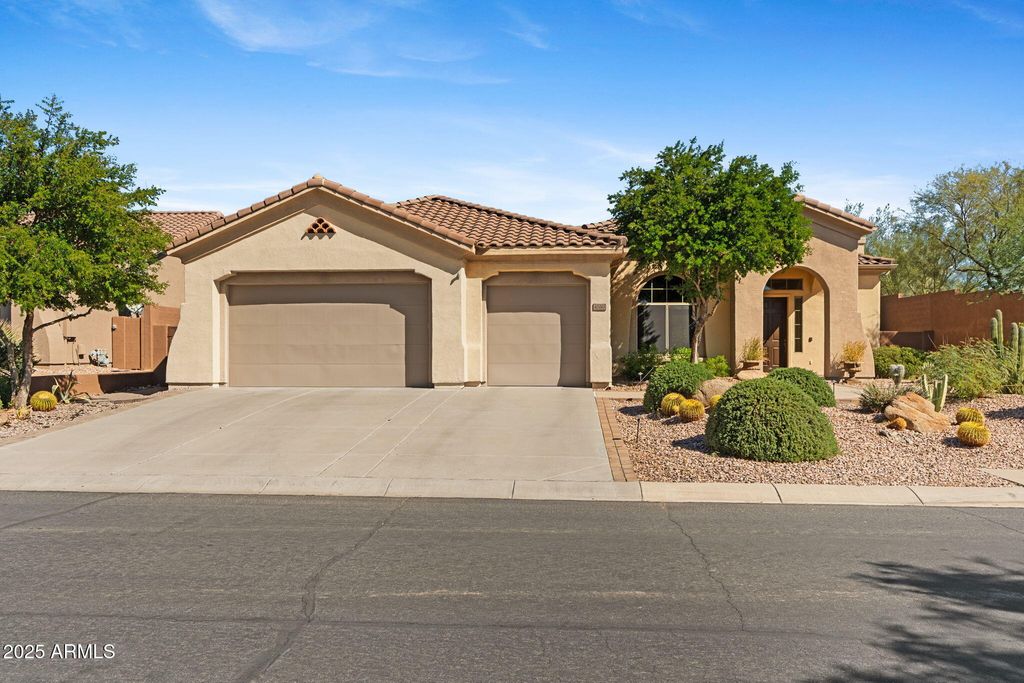 Photo of 42001 N Bridlewood Way, Anthem, AZ 85086 (MLS # 6938500)