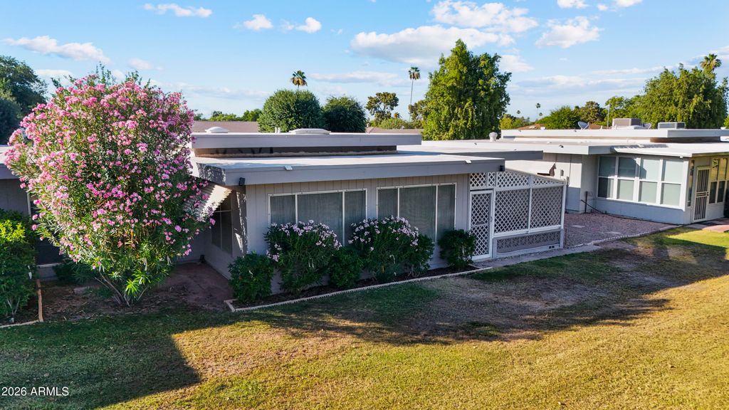Photo of 10333 W Highwood Lane, Sun City, AZ 85373 (MLS # 7010043)