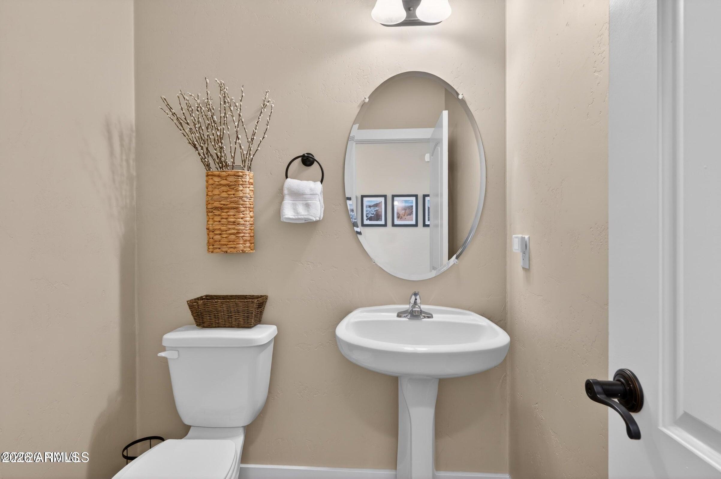 2913 W Paz De Avenida --