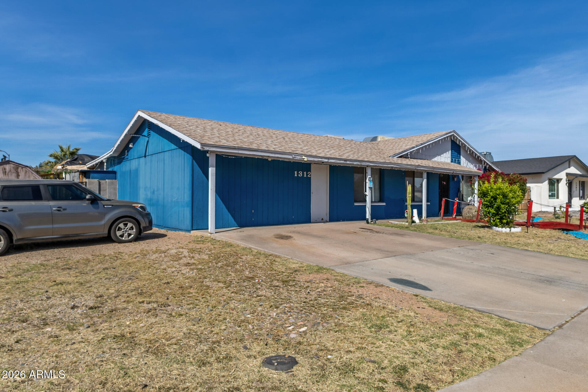 1312 W HALSTEAD Drive