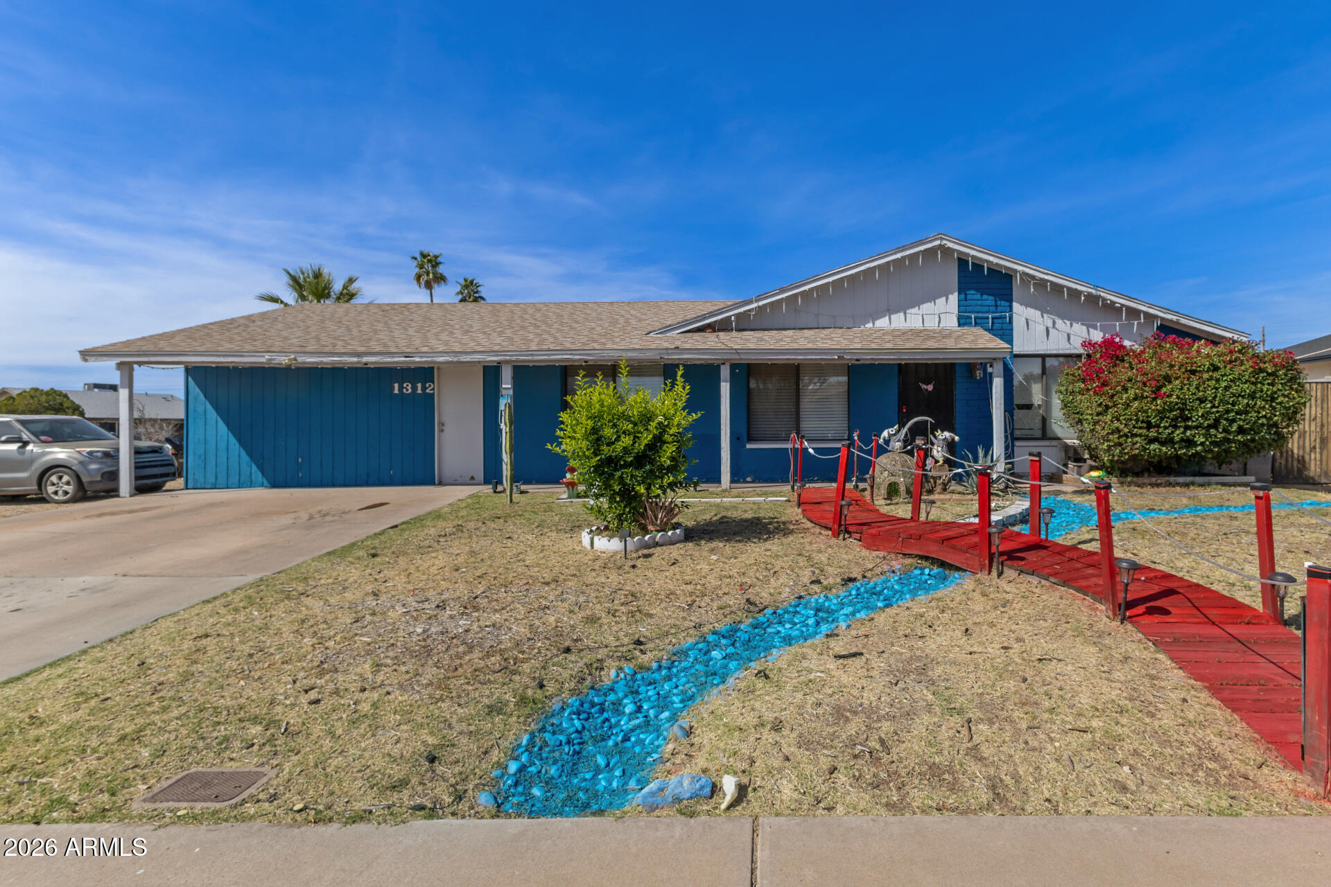 1312 W HALSTEAD Drive