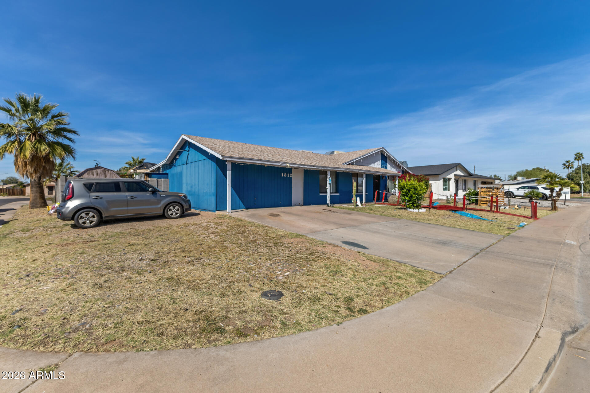 1312 W HALSTEAD Drive