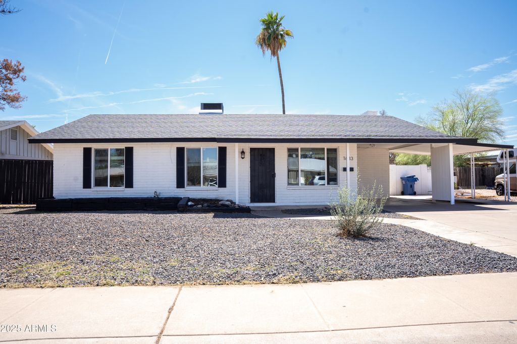 Photo of 1633 E Wesleyan Drive E, Tempe, AZ 85282 (MLS # 6960541)