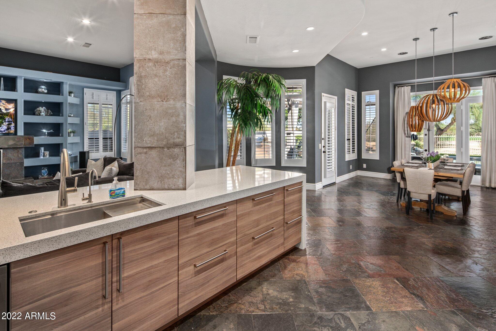 5222 E HASHKNIFE Road