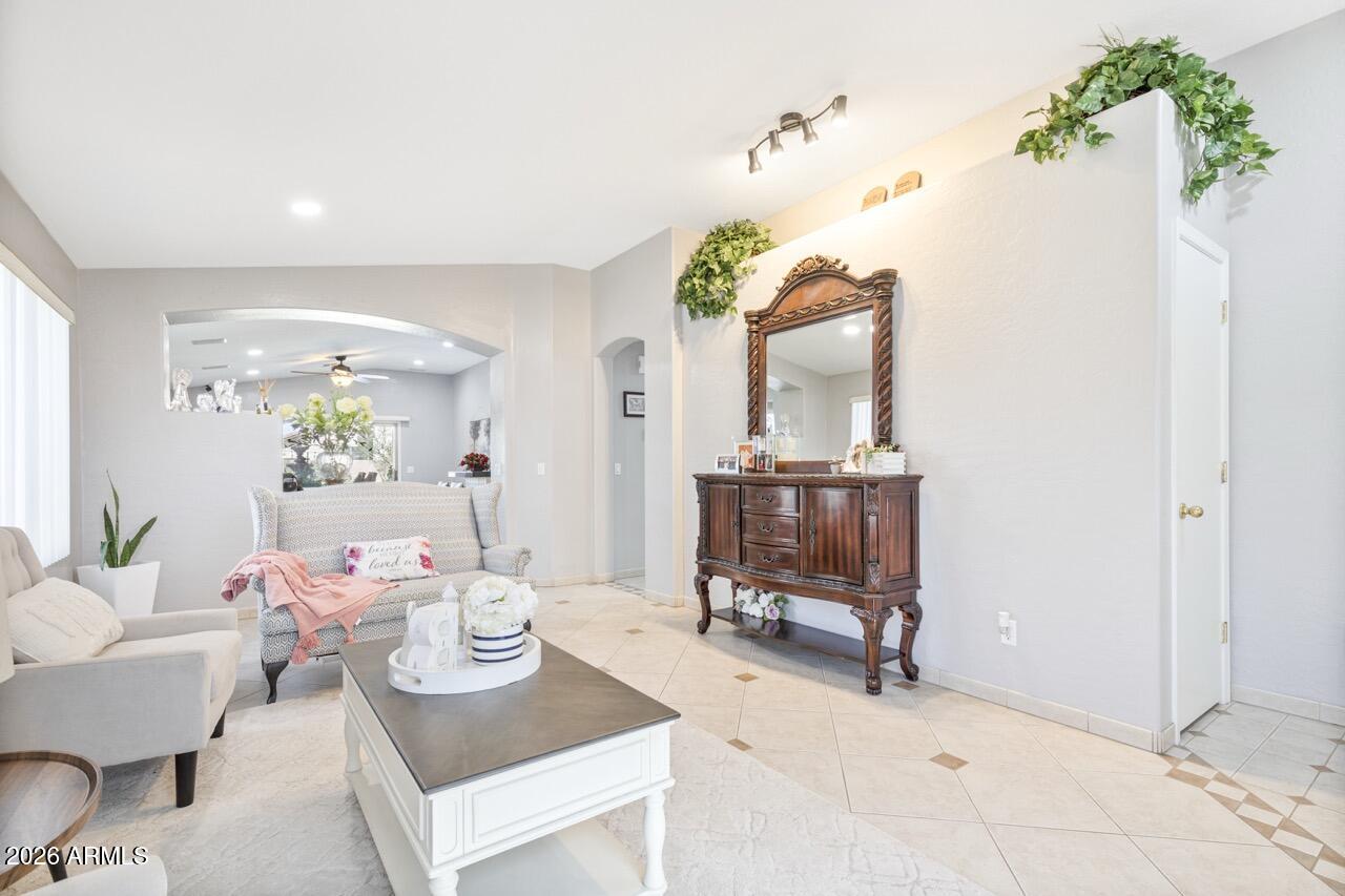 1504 E BOWKER Street